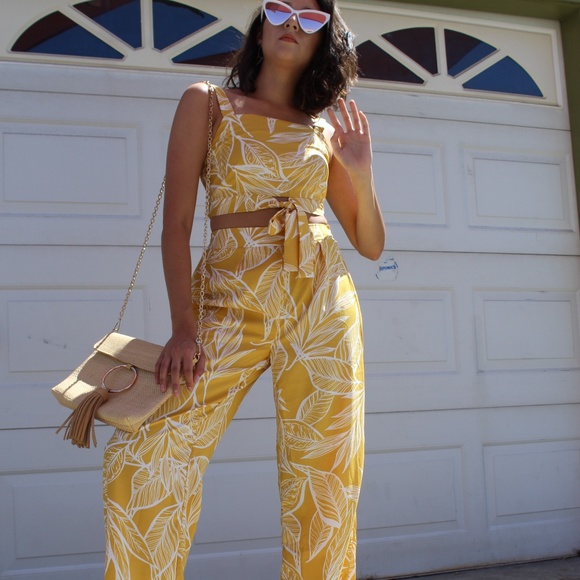 🚨//The Anita 2 piece Set// Yellow tropical print - Picture 8 of 8